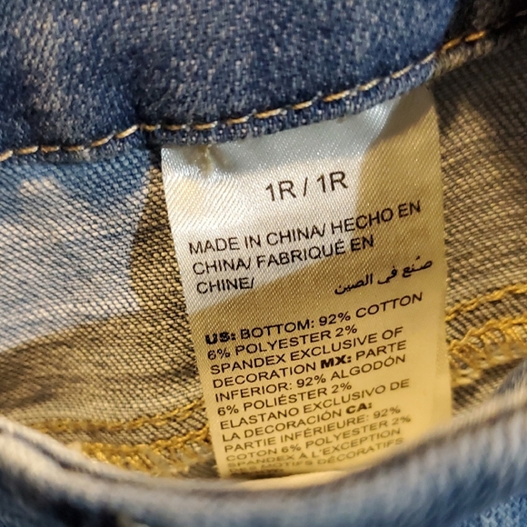 Chico's Blue So Slimming Girlfriend Slum Leg Ankle Jeans w Distressed Patchwork - Picture 13 of 14